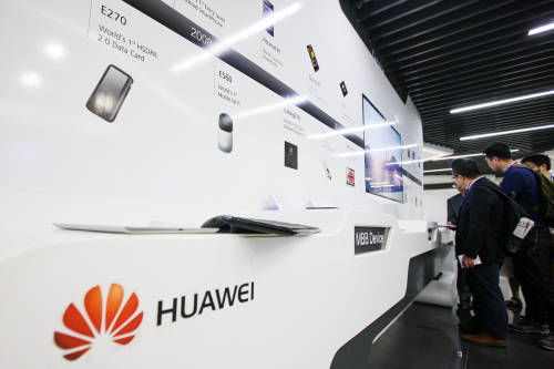 早參丨 中國軍工 多款武器亮相阿布扎比防務展 特朗普下令加緊籌建太空軍 新壟斷 正在全球形成